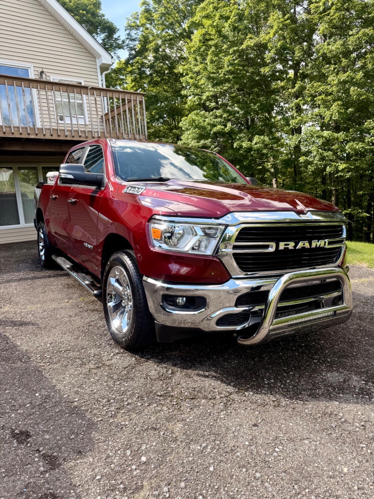 Red Ram 1500 front three-quarter after detail
