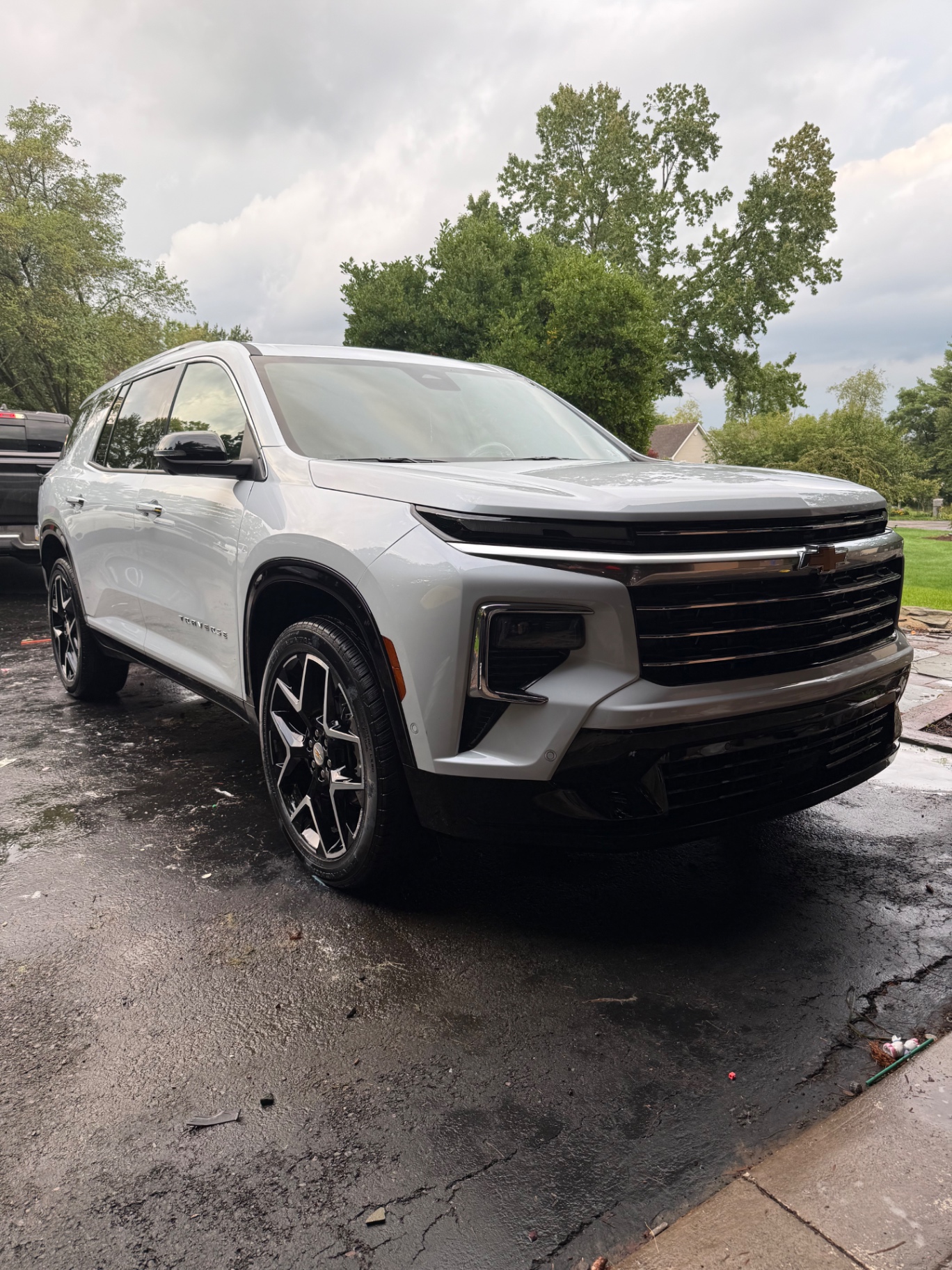 Chevrolet Traverse front three-quarter after exterior detail