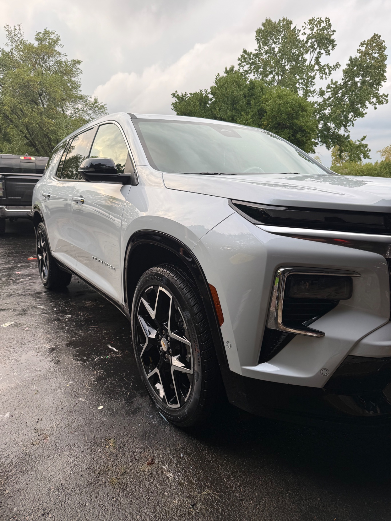 Chevrolet Traverse front quarter after wash and detail
